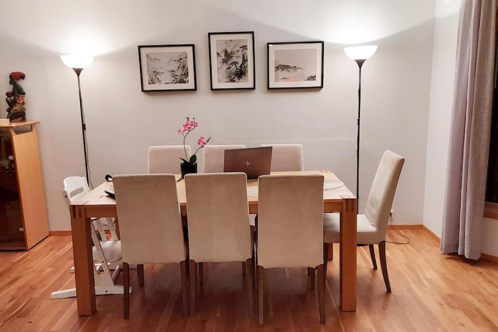 Large Home In Sola Tananger Екстер'єр фото