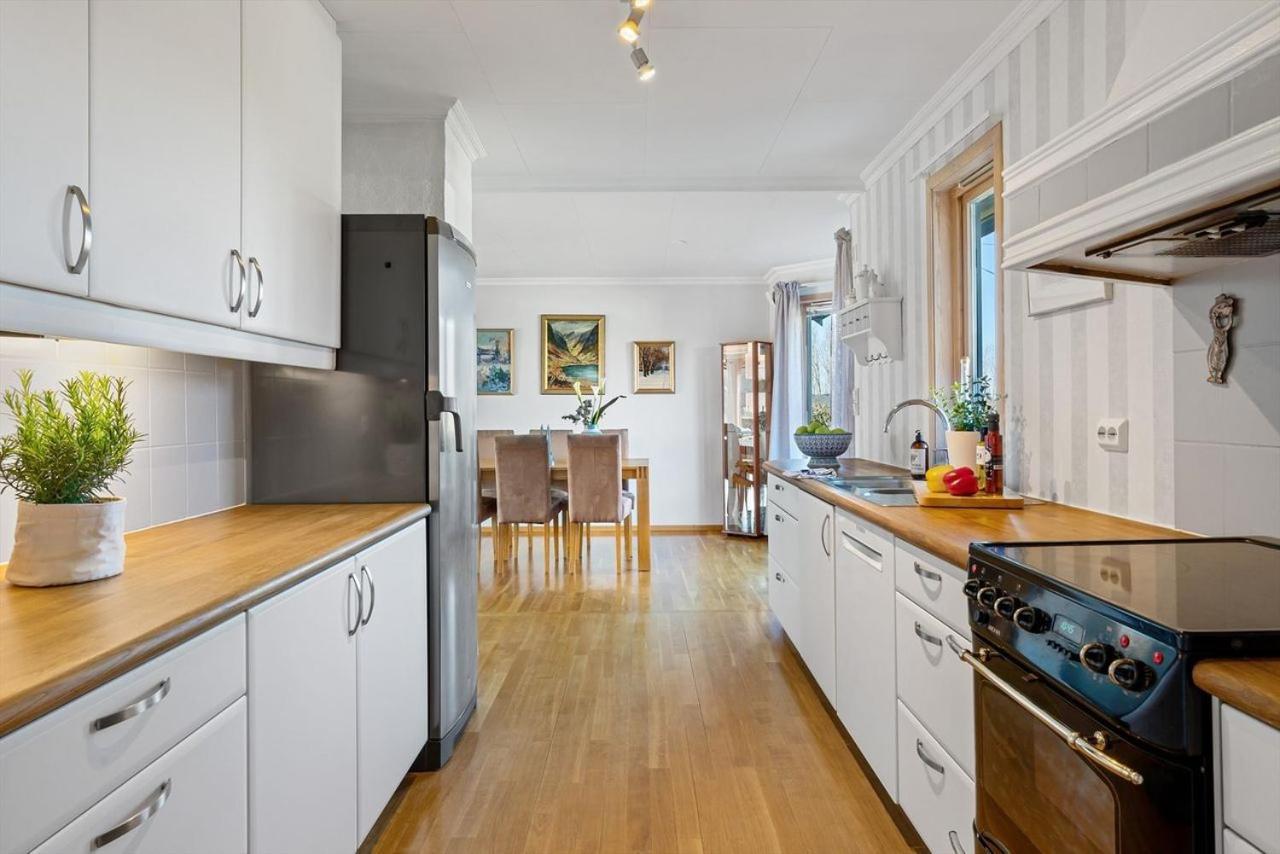 Large Home In Sola Tananger Екстер'єр фото